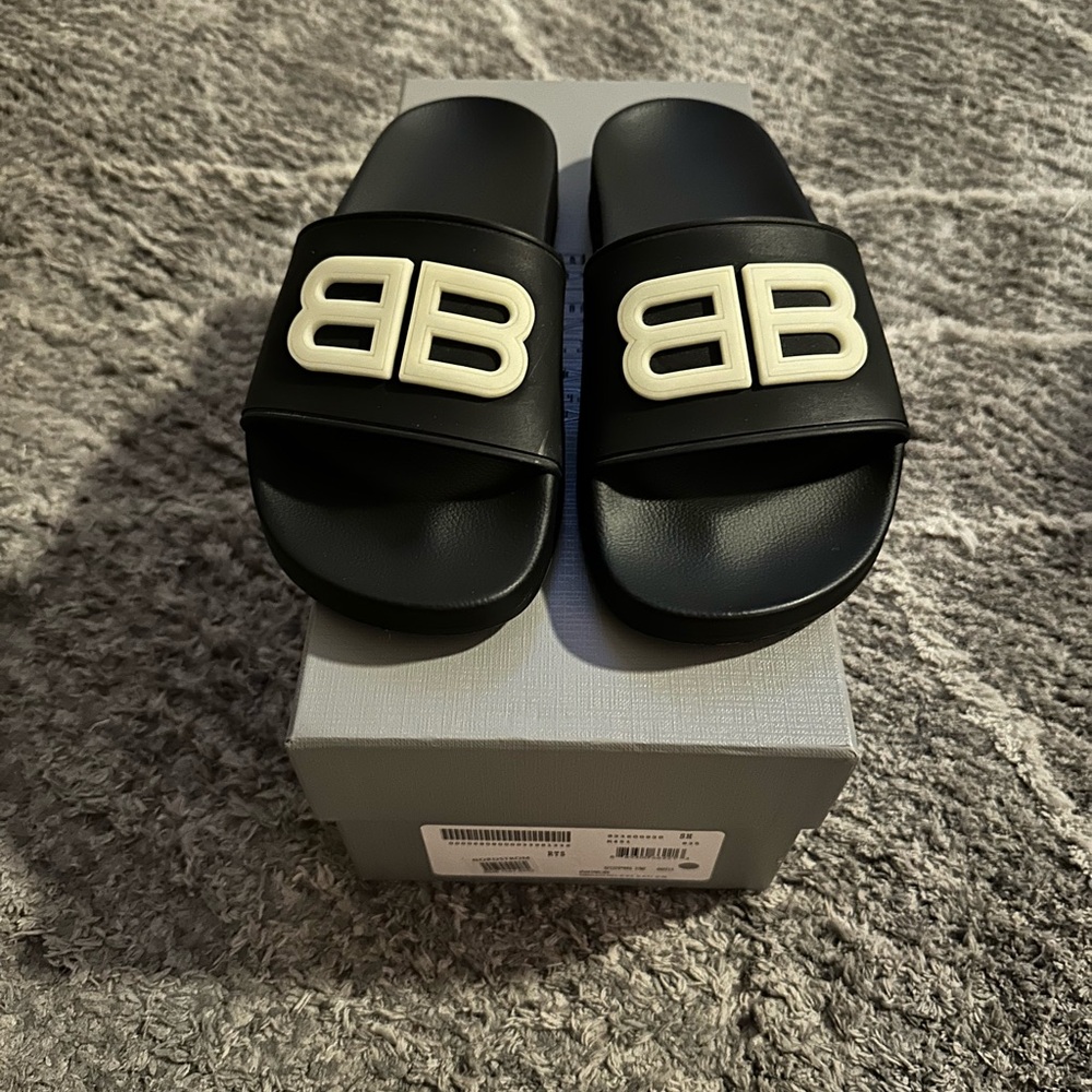 Balenciaga Pool Slides
